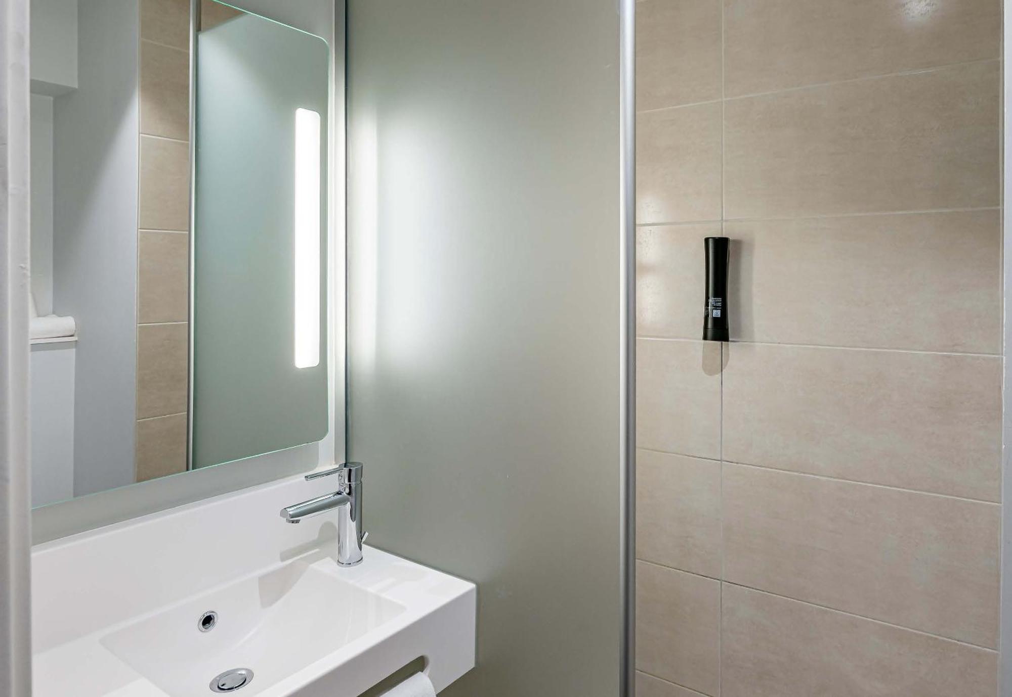 B&B Hotel Bordeaux Bassins A Flot Exterior foto